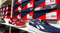 Namiesto eur, české koruny. Česi vďaka technickej chybe masívne skupovali oblečenie svetoznámej značky