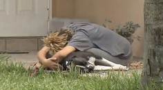 Policajt surovo zastrelil psa pred domom majiteľov. Nič mu neurobil