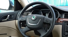 Šampión v rally prekonal svetový rekord: Na jednu nádrž prešiel na Škode Superb neuveriteľnú vzdialenosť