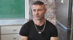 Nehoda ho pripútala na invalidný vozík. Jaroslav si napriek tomu otvoril stánok s občerstvením