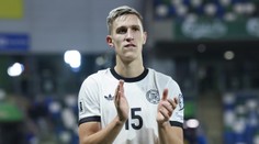 Hviezdny nemecký obranca s mužstvom stále netrénuje. Líder Bayernu si nič iné ako priamy postup nepripúšťa