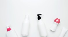 Poriadne si pozrite obal. ÚVZ upozorňuje na viacero nebezpečných kozmetických výrobkov