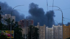 Masívny útok Ruska na Kyjev a Odesu, drony zasiahli aj pôrodnicu