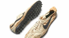 Staré špinavé tenisky vydražili za rekordnú sumu