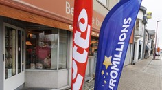 Obrovská radosť v malej obci. Jeden z najvyšších jackpotov v histórii krajiny si rozdelí partia 21 priateľov