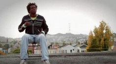 Vymysleli hrajúce oblečenie. Video