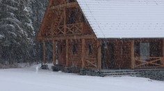 Lyžiari sa tešia, ovocinári hromžia. Marcové kolísavé počasie prináša radosť aj starosti