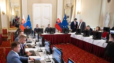 O prácu prichádzajú tisíce Slovákov. Politici sa sporia, riešenie chýba