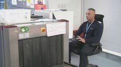 Kulturista Jozef Bomba pracuje na letisku: Jeho postava a meno prinášajú úsmevné situácie