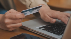 To, čo kedysi stálo aj 20 eur, je dnes úplne zadarmo. Všetky slovenské banky spustili novinku