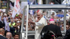 Pápež odsúdil veľmoci za nečinnosť počas transportov do vyhladzovacích táborov