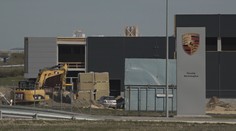 Miliardovú investíciu na Považí brzdia povoľovacie procesy. Porsche myslelo aj na študentov