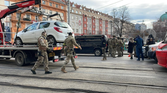 FOTO a VIDEO: Komando vyzbrojené samopalmi zasahovalo v centre Bratislavy, zadržali jedného muža