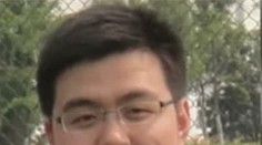 Lekár, ktorému po nákaze COVID-19 stmavla pleť, prehral svoj boj s chorobou