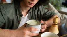 Harvardský profesor údajne zvrátil svoj biologický vek o 10 rokov. Toto pije každý deň