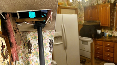 Medveď sa vlámal rodine do domu. Našli ho v kuchyni, dnu sa dostal nečakaným spôsobom