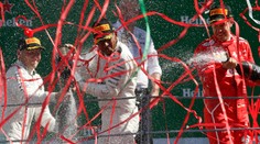 Hamilton si v Monze išiel vlastné preteky, vďaka triumfu sa vrátil na prvé miesto