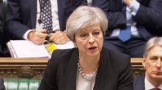 Voľby v Británii: Konzervatívci zrejme prišli o parlamentnú väčšinu