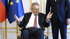Miloš Zeman nečakane skončil v nemocnici. Podstúpil akútnu operáciu