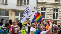 FOTO a VIDEO: Účastníci Dúhového Pridu vyrazili do ulíc Bratislavy. Už tradične sa konal aj pochod Hrdí na rodinu