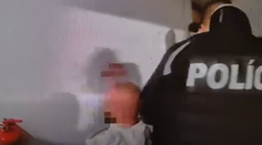 VIDEO: Krik a volanie o pomoc v Petržalke. Policajti spacifikovali muža, ktorý mal fyzicky napádať expriateľku