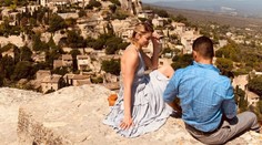 Ďalšie prominentné bábätko je na ceste. Pár to oznámil naozaj originálne