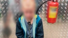 Otec týral syna (10) hrozným spôsobom. Väznil ho v kôlni s reťazou okolo krku