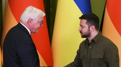 Nemecký prezident Steinmeier sa stretol s ukrajinským kolegom Zelenským. Prisľúbil včasné dodanie zbraní