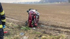 Mladík (19) pri Turčianskych Tepliciach vyletel z cesty. 34-ročný chodec nemal šancu prežiť