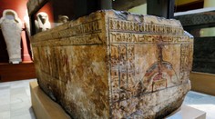 FOTO: Archeológovia objavili v bruchu starovekej múmie z Egypta nečakaný predmet