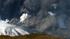 Sopka Etna opakovane narušila leteckú dopravu
