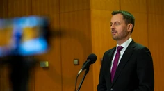 Premiér Heger: Bývalá koalícia sa dohodla na zmene ústavy a termíne volieb