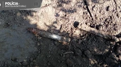 Pri bratislavskom zdravotnom stredisku našli muníciu. Zaistili ju policajní pyrotechnici
