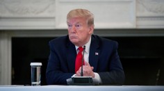 V USA hospitalizovali muža, ktorý po šialenom nápade Trumpa vypil fľašu bielidla