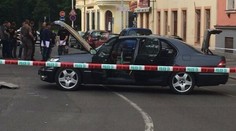 V Prahe explodovala trhavina pod prednou kapotou Lexusu