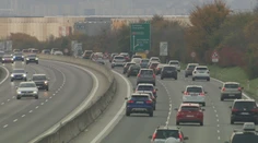 Nové pravidlá pre vodičov sú za dverami. Kamery uvidia aj váš telefón