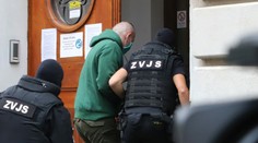 Začal sa proces s desiatimi členmi drogového gangu zo Serede, traja sú na úteku