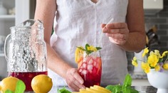 Hydratácia v letných mesiacoch: Ako piť dostatok tekutín zdravo a chutne