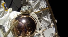 ISS môžete vidieť voľným okom. Kadiaľ práve letí, zistíte aj mobilom