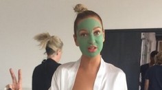 Sia predbehla fotografov. Vyhrážali sa jej, tak nahú fotku zverejnila sama