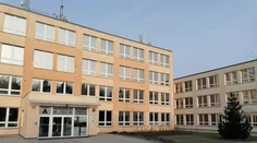 Hromadná nákaza v pražskej škole: Chorých je už viac ako 250 ľudí, druhý stupeň uzavreli