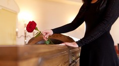 Tesne pred pohrebom ich zosnulého syna prišiel šok. V truhle ležal niekto iný