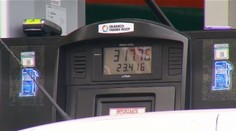 Po mesiacoch zlacňovania začínajú ceny paliva rásť