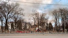 Z bunkra pod zbombardovaným divadlom zachránili už okolo 130 ľudí. Ukrajinská poslankyňa hovorí o zázraku