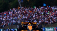GALÉRIA: Maďarsko prinieslo nadvládu McLarenu, premiérové víťazstvo aj dve havárie. Norris sa musel podriadiť tímu