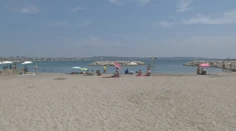 Chlapca (10) zasiahol pri plávaní v mori blesk, v nemocnici bojuje o život