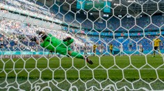 Slováci prehrali so Švédmi po góle z pokutového kopu. Na penaltu to nebolo, myslí si Dúbravka