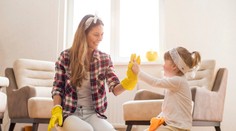 Pomáhajú vaše deti v domácnosti? Pre toto by ste ich mali začať zamestnávať