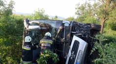 Deti zo slovenského autobusu, ktorý havaroval v Maďarsku, sa vrátili domov