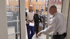 Ján sa v krčme pochválil, že zabil manželku. Postavil sa pred súd